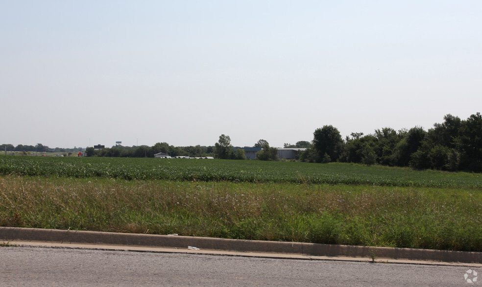 E US-40 Hwy, Odessa, MO à vendre - Photo principale - Image 1 de 1