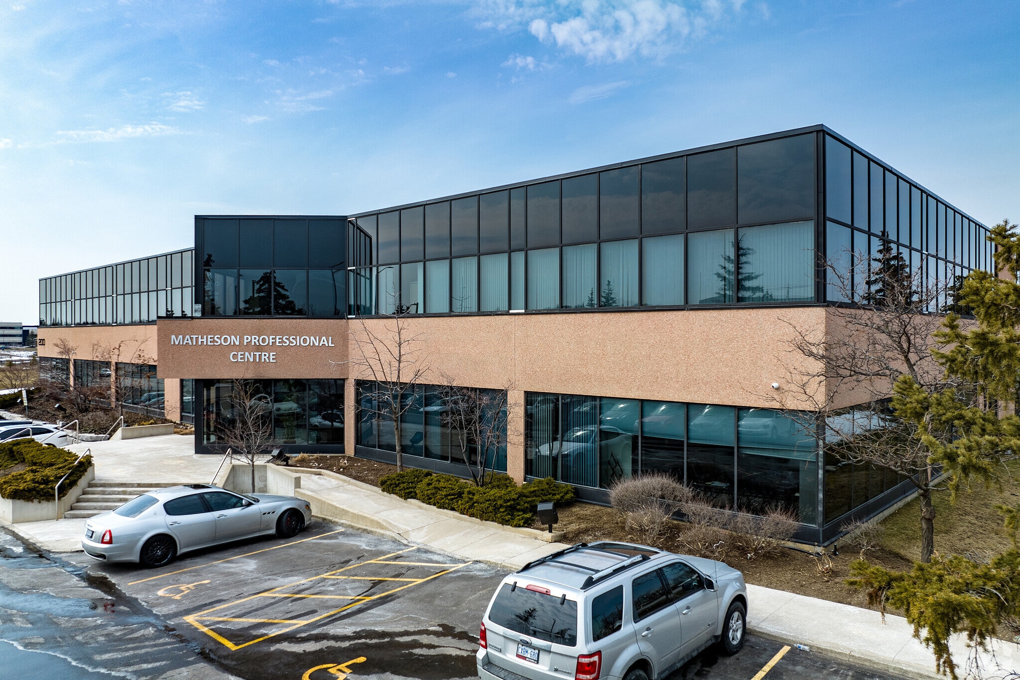 200 Matheson Blvd W, Mississauga, ON for lease Primary Photo- Image 1 of 17