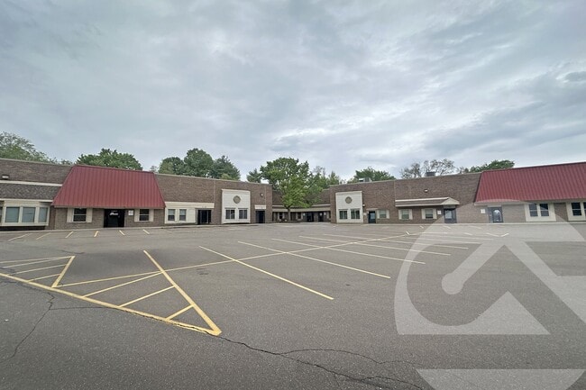Plus de détails pour 15067-15115 Northville Rd, Plymouth, MI - Industriel à louer