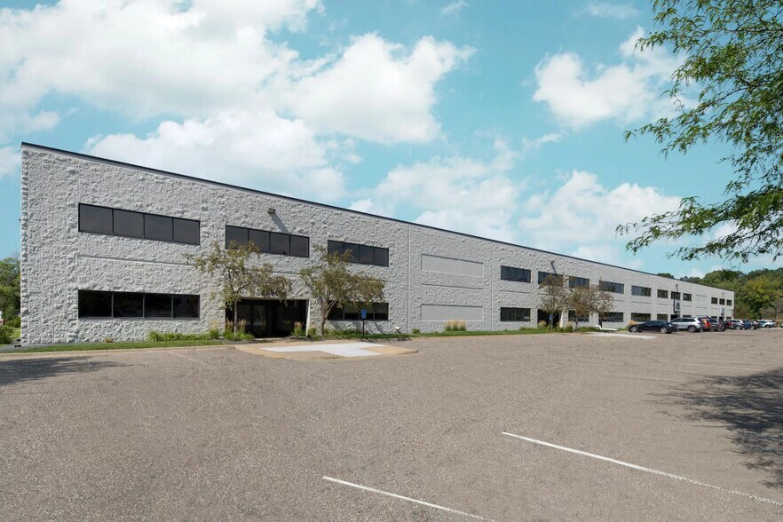 2290-2298 Woodale Dr, Mounds View, MN à louer - Photo du bâtiment - Image 2 de 7