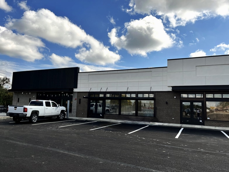 400-404 Buffalo Plz, Sarver, PA for lease - Building Photo - Image 2 of 5