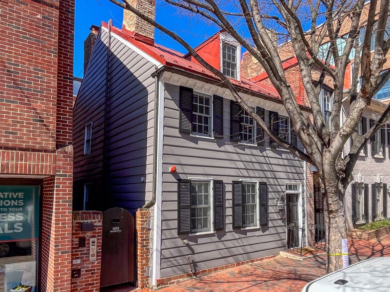 1072 Thomas Jefferson St NW, Washington, DC for sale - Building Photo - Image 1 of 1