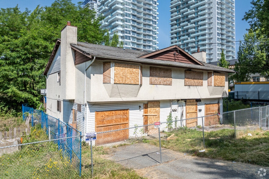 9935-9937 138 St, Surrey, BC for sale - Primary Photo - Image 1 of 2