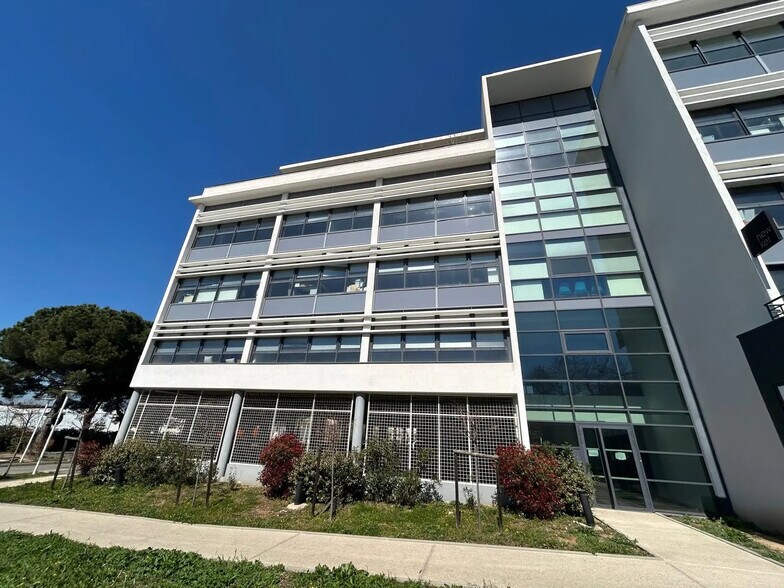 Bureau dans Marseille à louer - Photo du bâtiment - Image 3 de 52