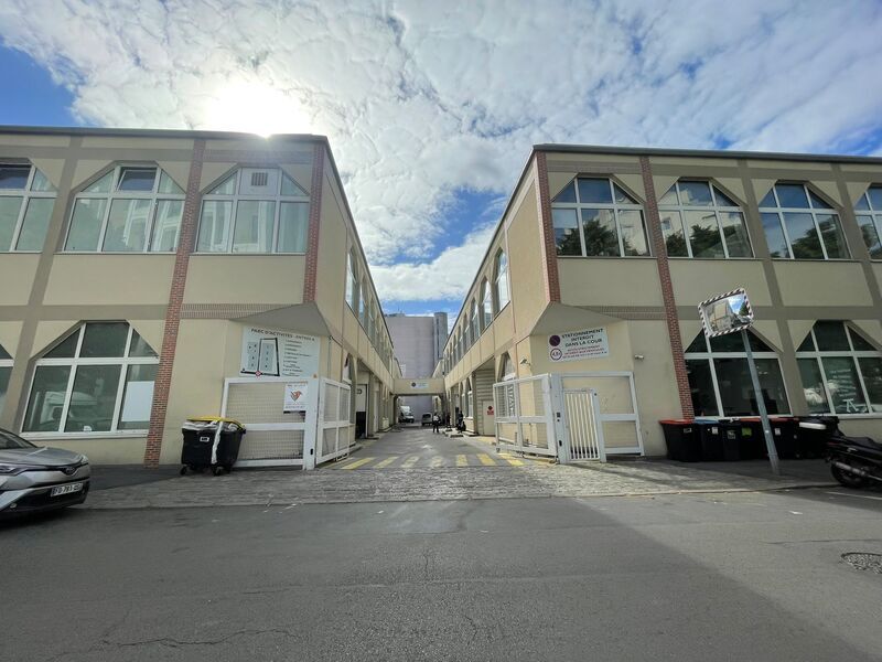 Flex dans Aubervilliers à louer Photo du bâtiment- Image 1 de 15
