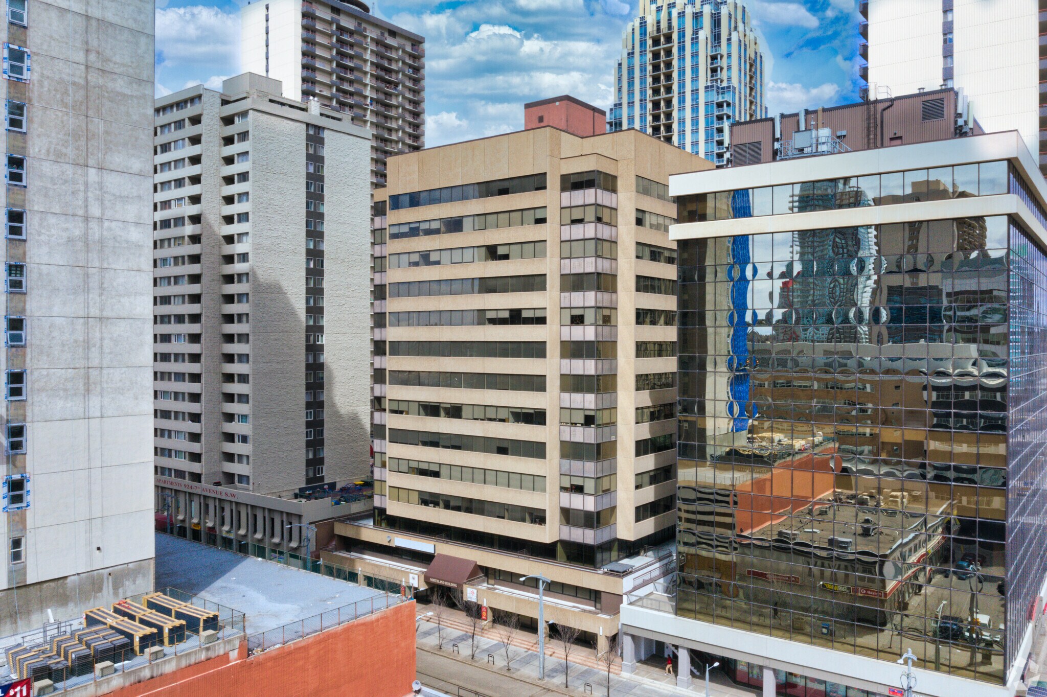 910 7th Ave SW, Calgary, AB for lease Building Photo- Image 1 of 6