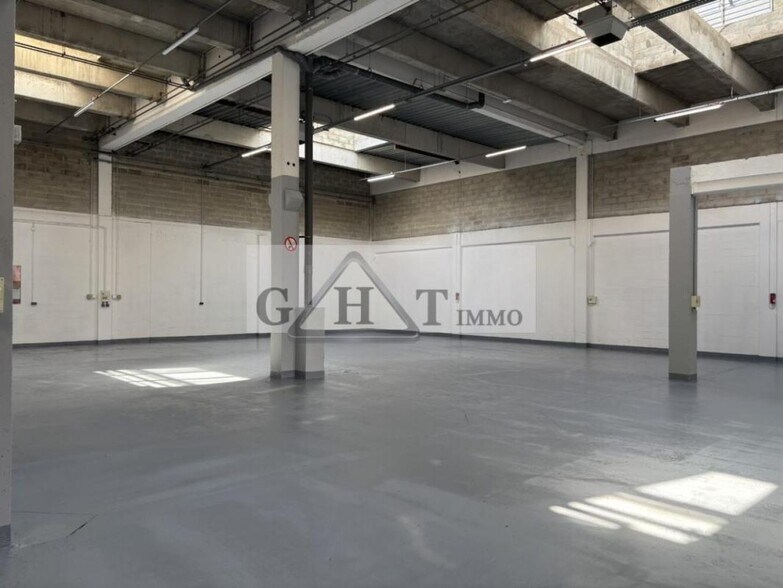 Industrial in Aulnay-sous-Bois for lease - Building Photo - Image 3 of 9