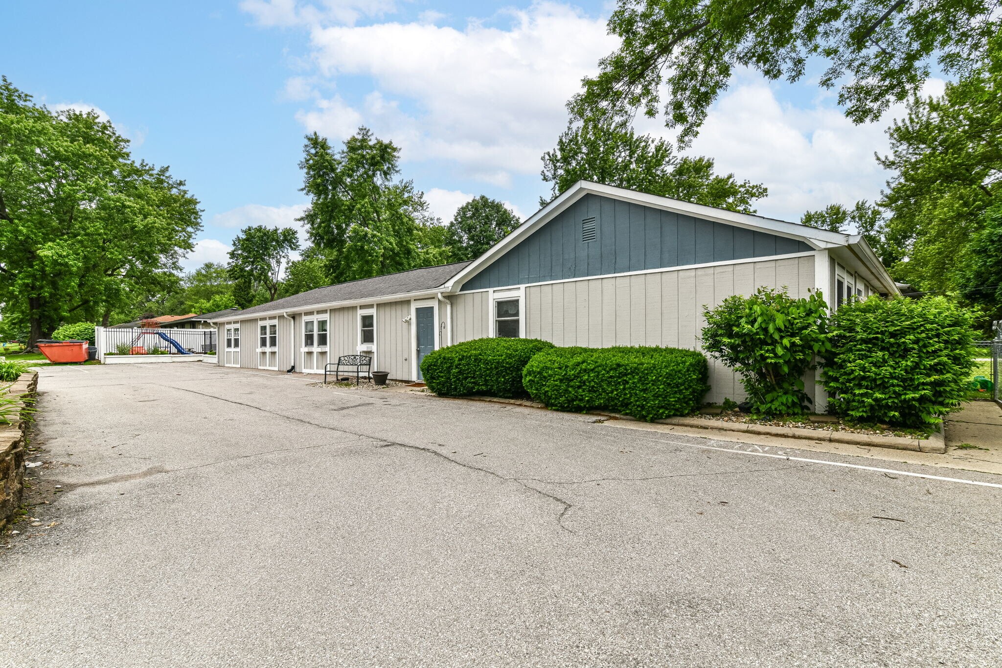922 S High School Rd, Indianapolis, IN à vendre Photo du bâtiment- Image 1 de 1