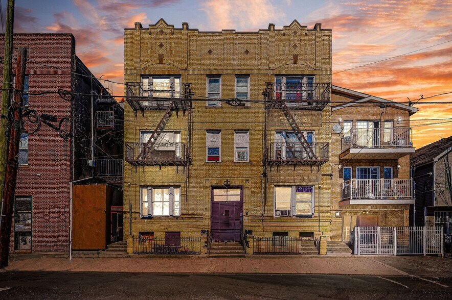 Southside Jersey City Portfolio portefeuille de 4 propriétés à vendre sur LoopNet.ca - Photo du bâtiment - Image 3 de 5