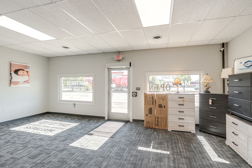 216 E Main St, Mandan, ND for lease - Building Photo - Image 2 of 6