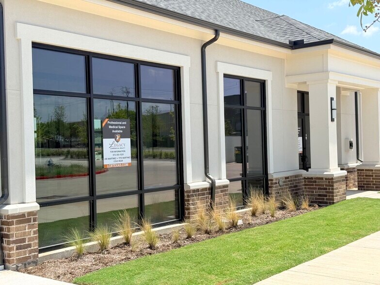 3801 N Central Expy, McKinney, TX à louer - Photo du bâtiment - Image 3 de 3