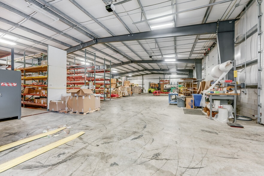 Two Industrial Buildings + Office Space portfolio of 2 properties for sale on LoopNet.ca - Building Photo - Image 2 of 63