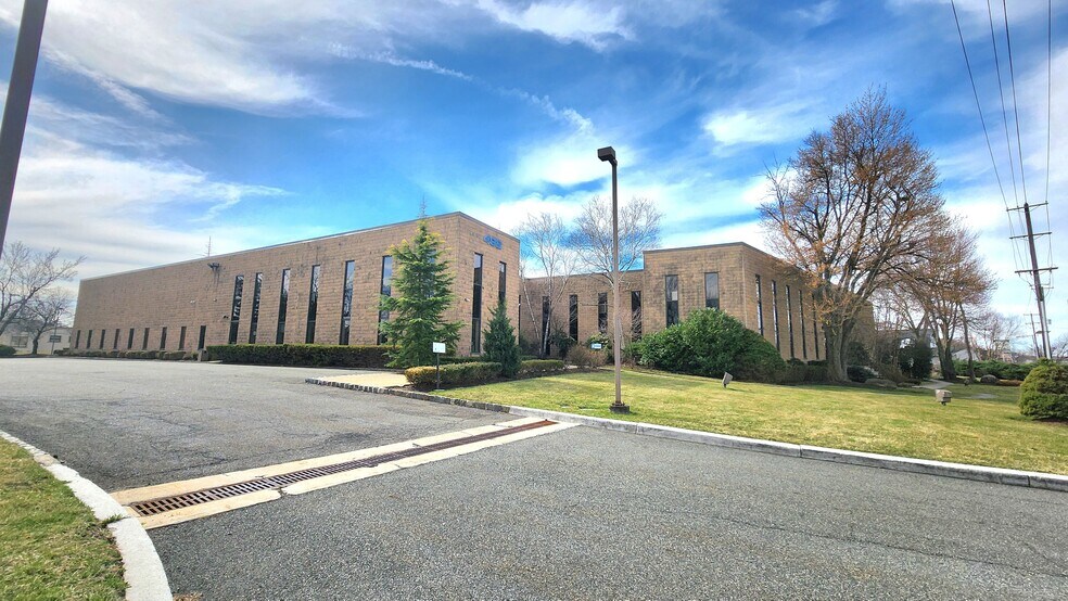 490-492 Rt 46, Fairfield, NJ à vendre - Photo du bâtiment - Image 2 de 24