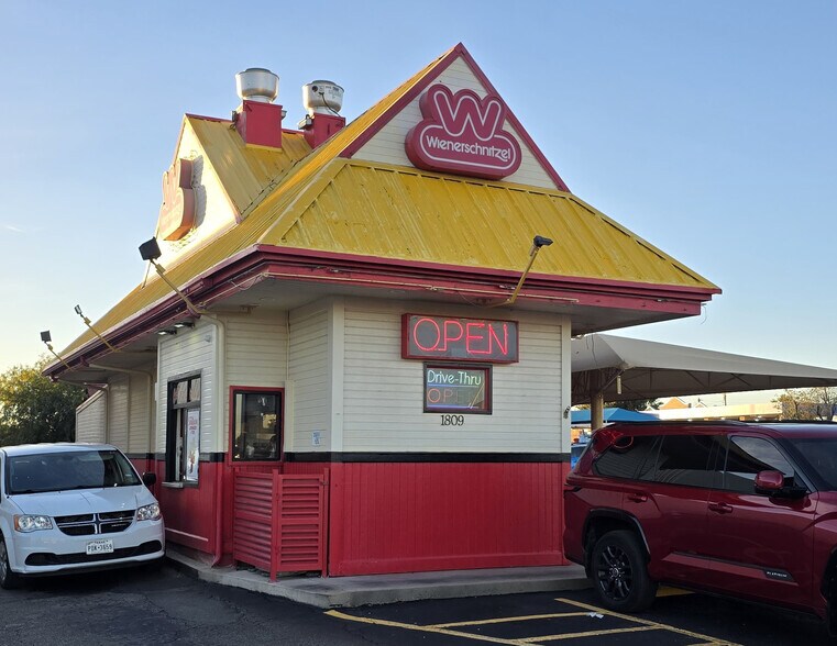 1809 S Bryant Blvd, San Angelo, TX for sale - Building Photo - Image 2 of 4