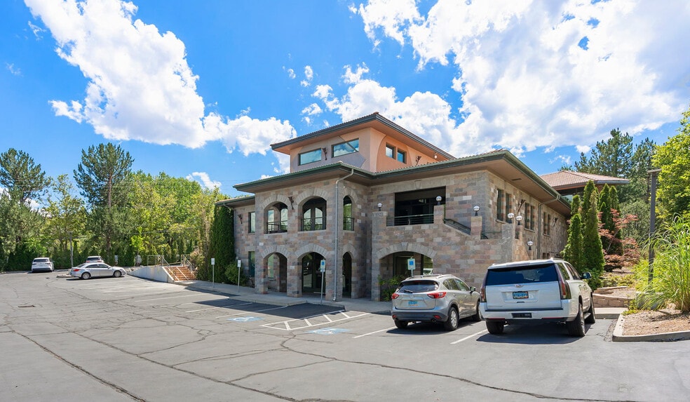 6160 Plumas St, Reno, NV à louer - Photo du bâtiment - Image 3 de 35