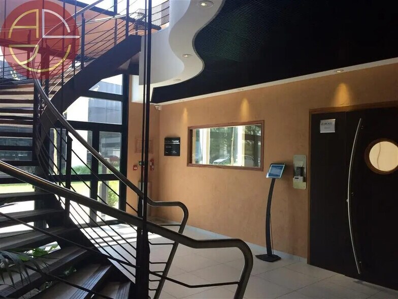 Bureau dans Labège à louer - Hall d’entrée - Image 1 de 4