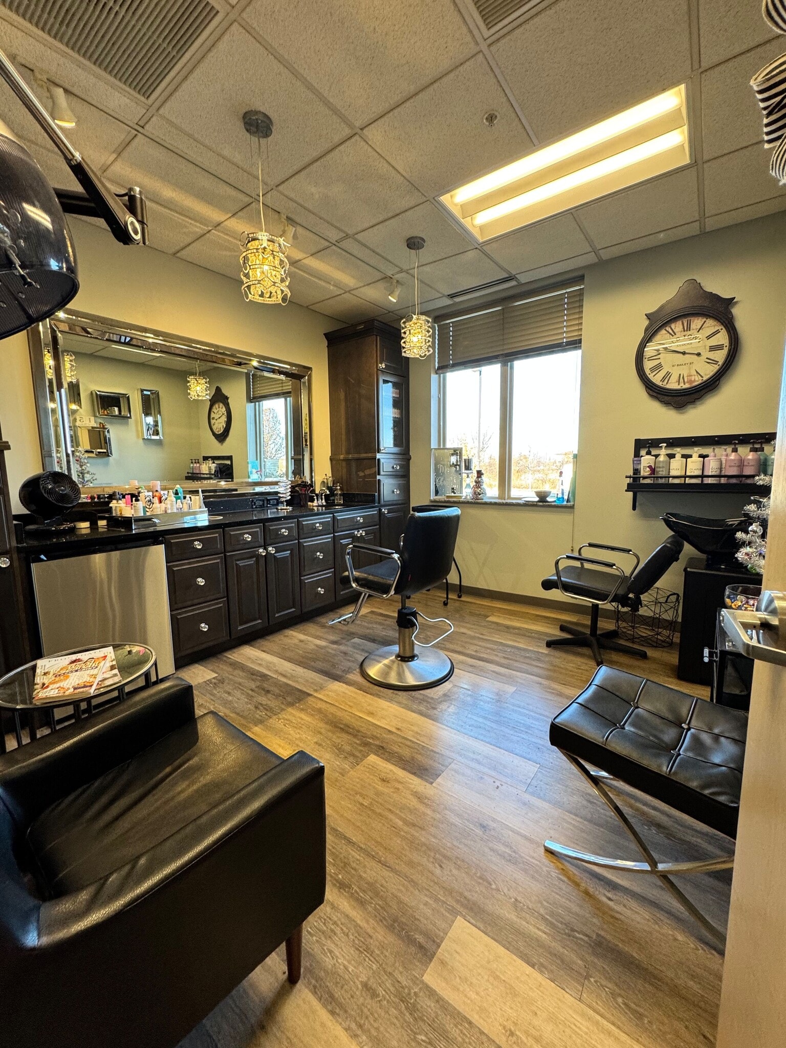 Lacrosse Ln @ IL-59, Naperville, IL for sale Interior Photo- Image 1 of 6