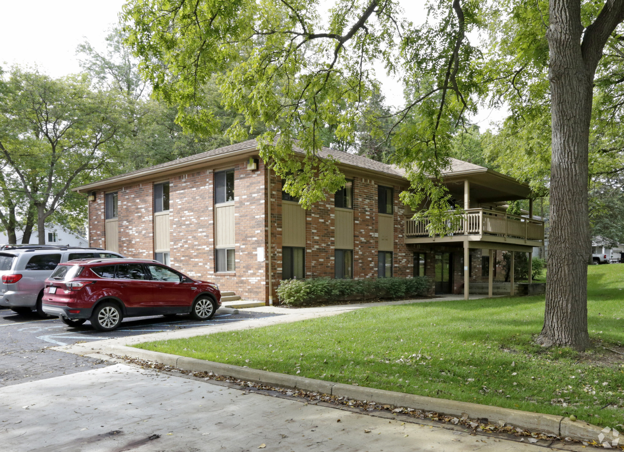 8255 Cascade Ave, Commerce Township, MI à vendre Photo principale- Image 1 de 6