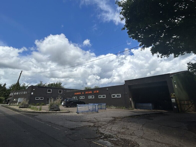 Brickyard Ln, Studley à vendre - Photo du bâtiment - Image 2 de 3