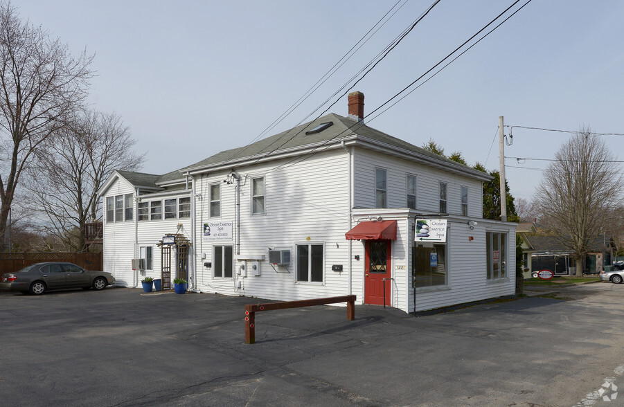 121-123 Narragansett Ave, Jamestown, RI à vendre - Photo principale - Image 1 de 1