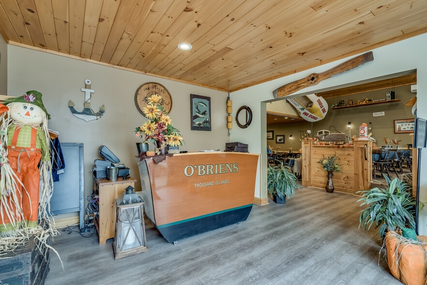 226 Webb St, Clayton, NY for sale - Interior Photo - Image 3 of 28