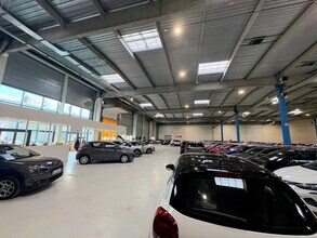 Industriel dans Taverny à louer Photo intérieure- Image 2 de 4