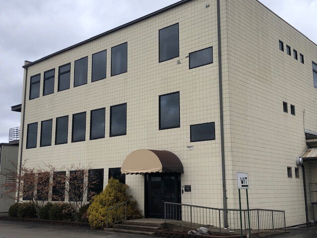 100 Frank E Simon Ave, Shepherdsville, KY à louer Photo du bâtiment- Image 1 de 22