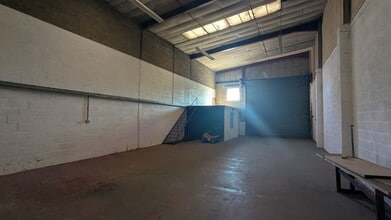Hammond Clos, Nuneaton for lease Interior Photo- Image 2 of 4