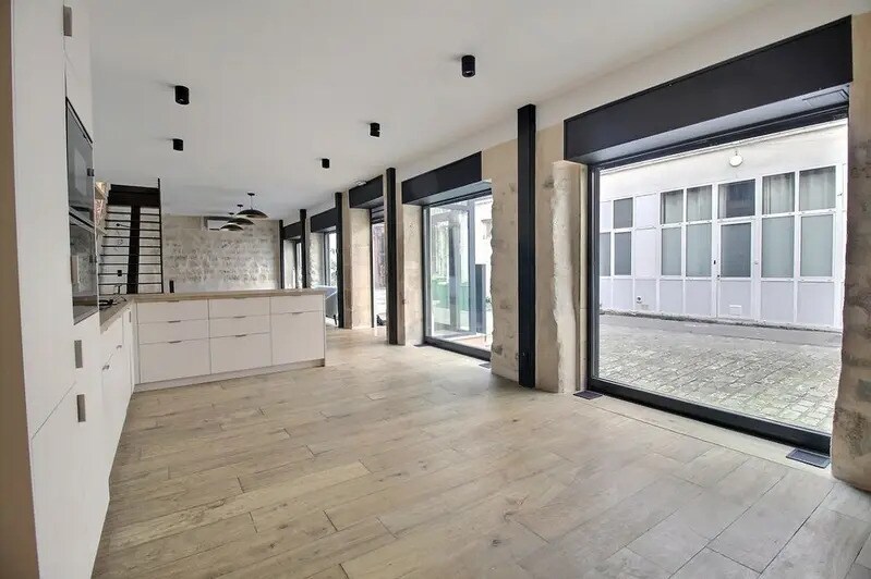 135 Boulevard De Sébastopol, Paris for lease - Interior Photo - Image 3 of 7