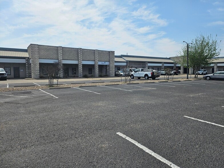2209 N Padre Island Dr, Corpus Christi, TX for lease - Building Photo - Image 3 of 9