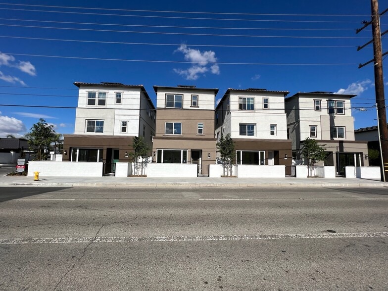 3005 Cochran St, Simi Valley, CA for lease - Primary Photo - Image 1 of 56