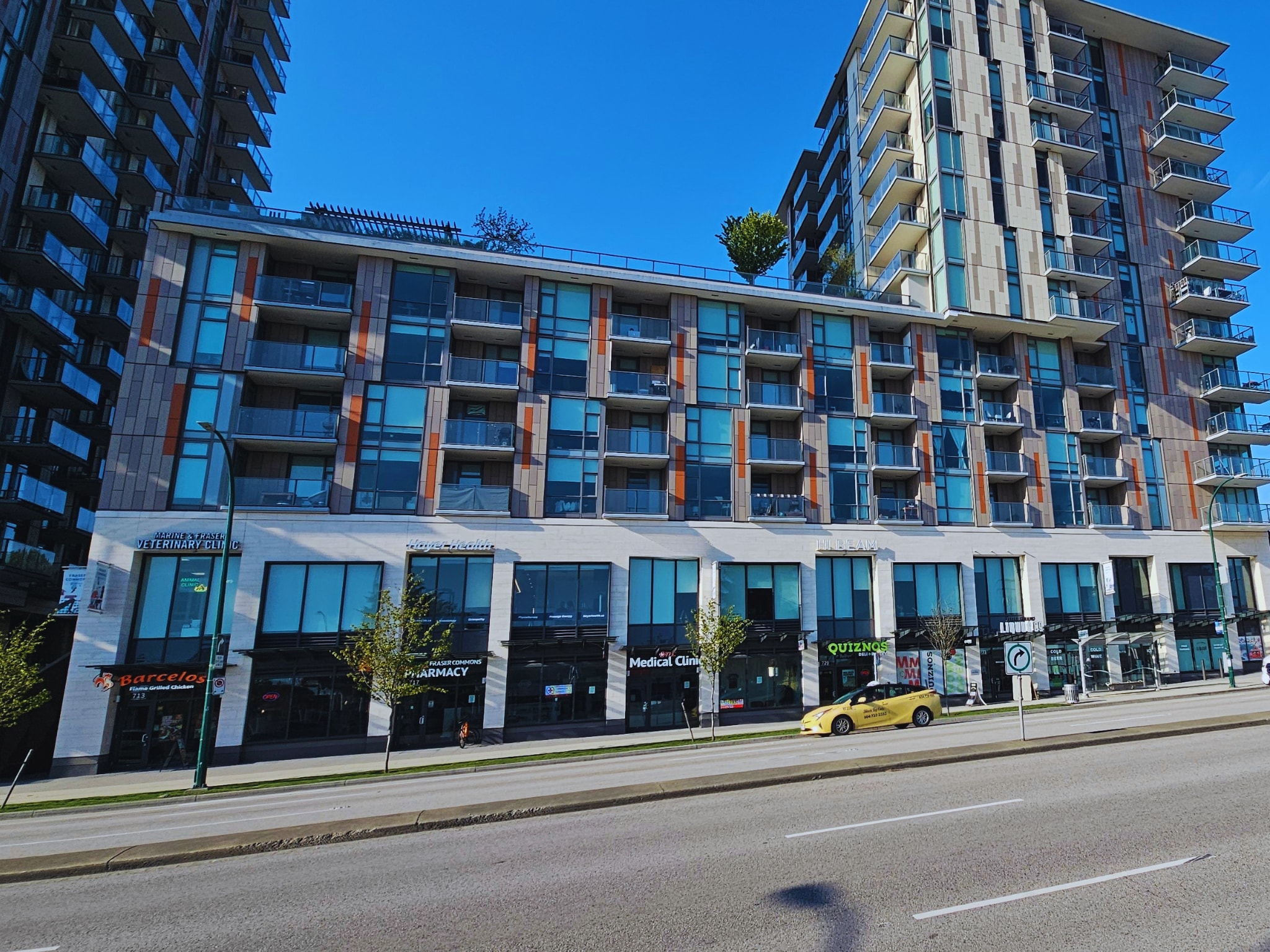 747 SE Marine Dr, Vancouver, BC à louer Photo du bâtiment- Image 1 de 12