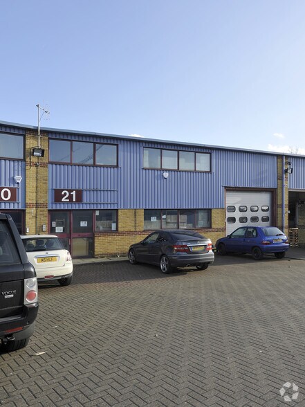 250 Milkwood Rd, Londres à louer - Photo du bâtiment - Image 3 de 3