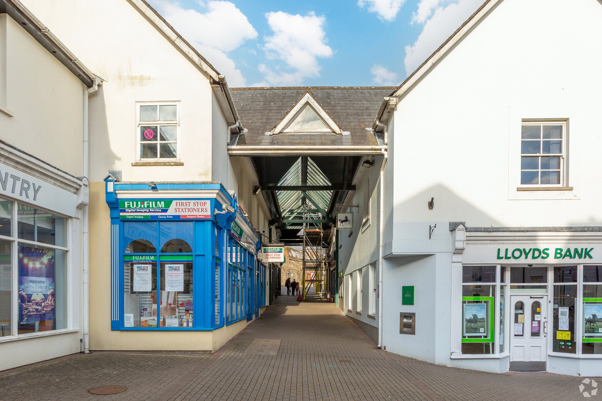 1 Manor Way, Chepstow for lease Primary Photo- Image 1 of 9