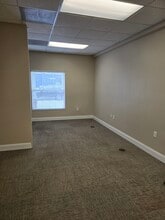 5001 N Nebraska Ave, Tampa, FL for lease Interior Photo- Image 2 of 6