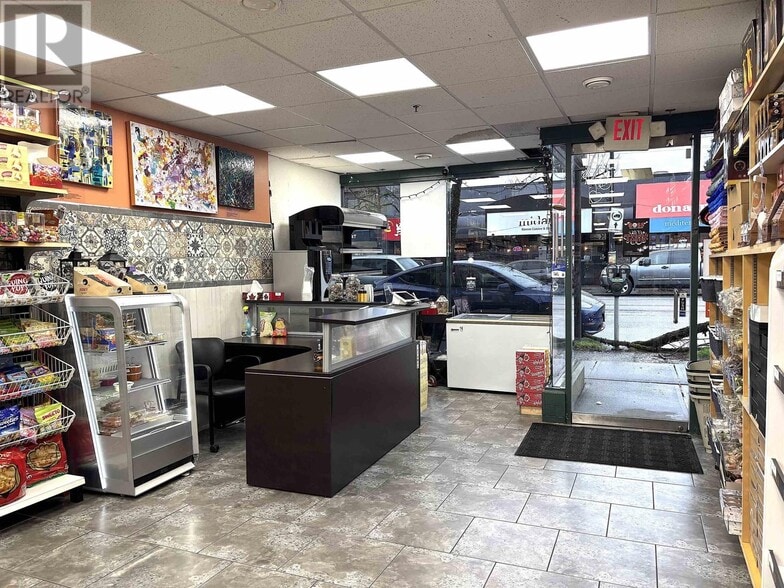 3216 Broadway W, Vancouver, BC for sale - Building Photo - Image 3 of 5