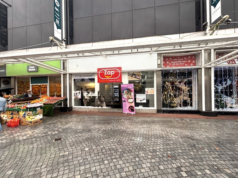 201-227 Marlowes, Hemel Hempstead for lease - Building Photo - Image 3 of 16