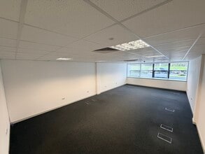 Burnbrae Rd, Linwood for lease Interior Photo- Image 2 of 3