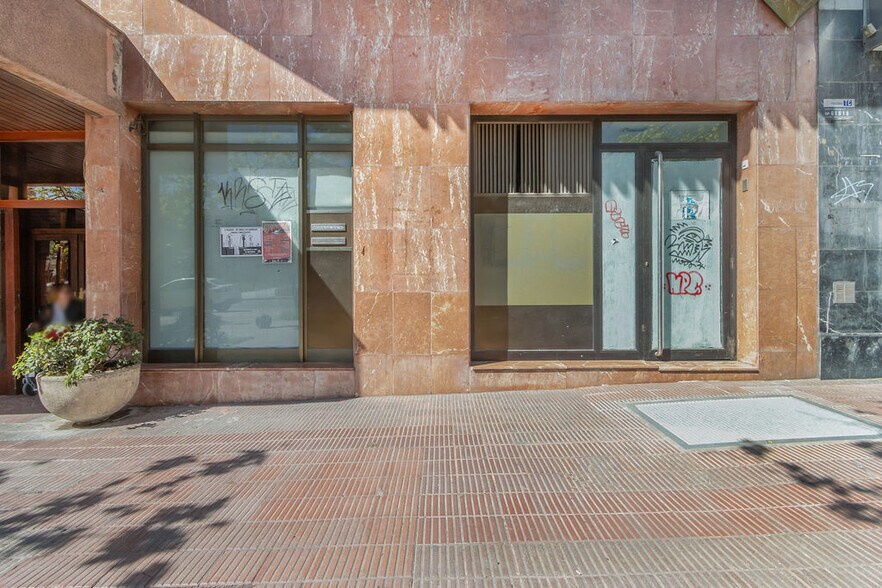 Commerce de détail dans Lleida, Lérida à louer - Photo du bâtiment - Image 2 de 18