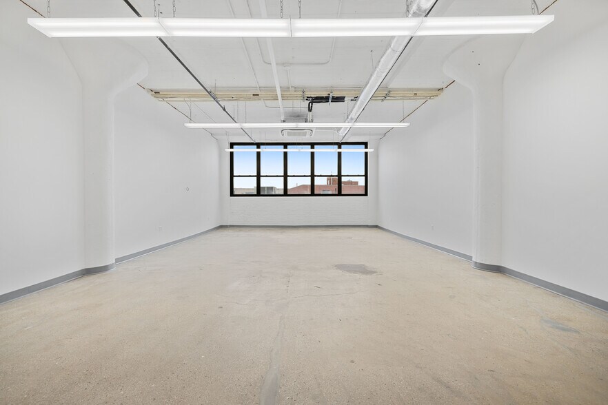 315 Meserole St, Brooklyn, NY à louer - Photo intérieure - Image 3 de 14