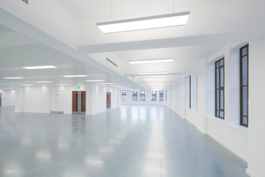 100 Queen St, Glasgow à louer - Photo du bâtiment - Image 3 de 3