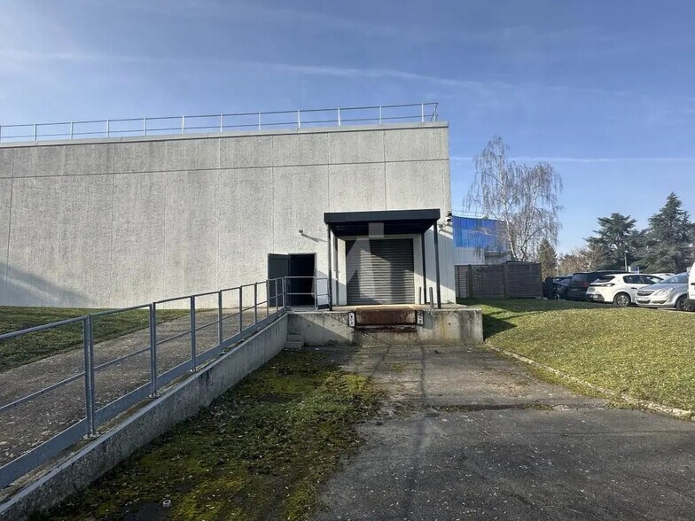 Flex dans Évry-Courcouronnes à louer - Photo du bâtiment - Image 3 de 12