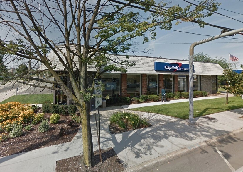 115 Main St, East Rockaway, NY à louer - Photo principale - Image 2 de 12