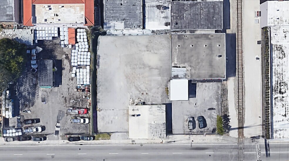 2200 NW 22nd Ave, Miami, FL à louer - Photo du bâtiment - Image 3 de 6