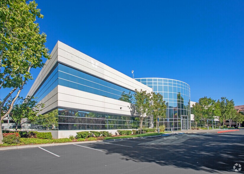 525 Race St, San Jose, CA à louer - Photo du bâtiment - Image 2 de 5