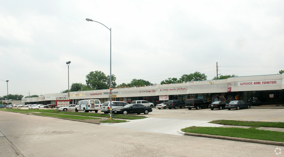 5815-5865 W Gulf Bank Rd, Houston, TX for lease - Building Photo - Image 1 of 5