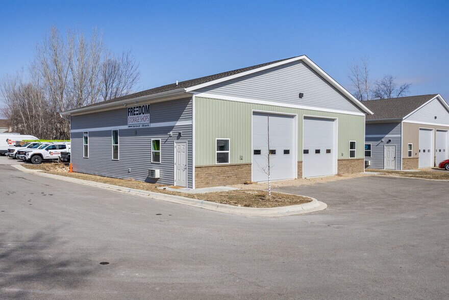 6580 Lake Rd, Windsor, WI à vendre - Photo du bâtiment - Image 2 de 4