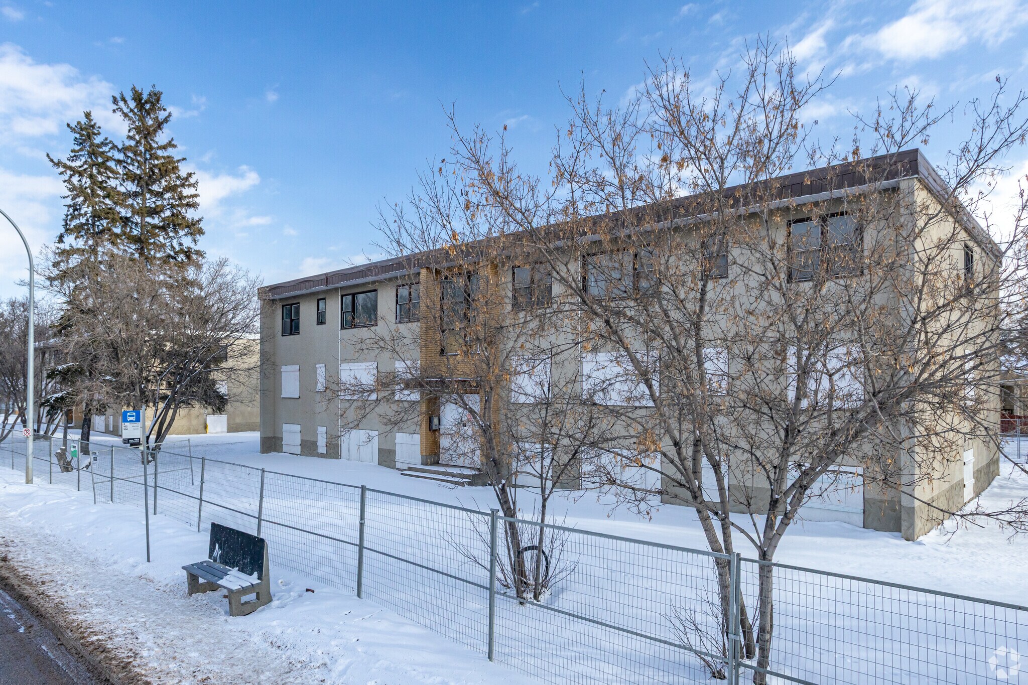 5615 118 Av NW, Edmonton, AB à vendre Photo principale- Image 1 de 2