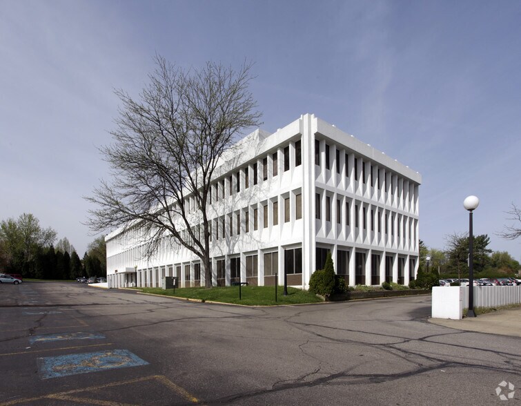 3094 W Market St, Akron, OH à louer - Photo principale - Image 1 de 9