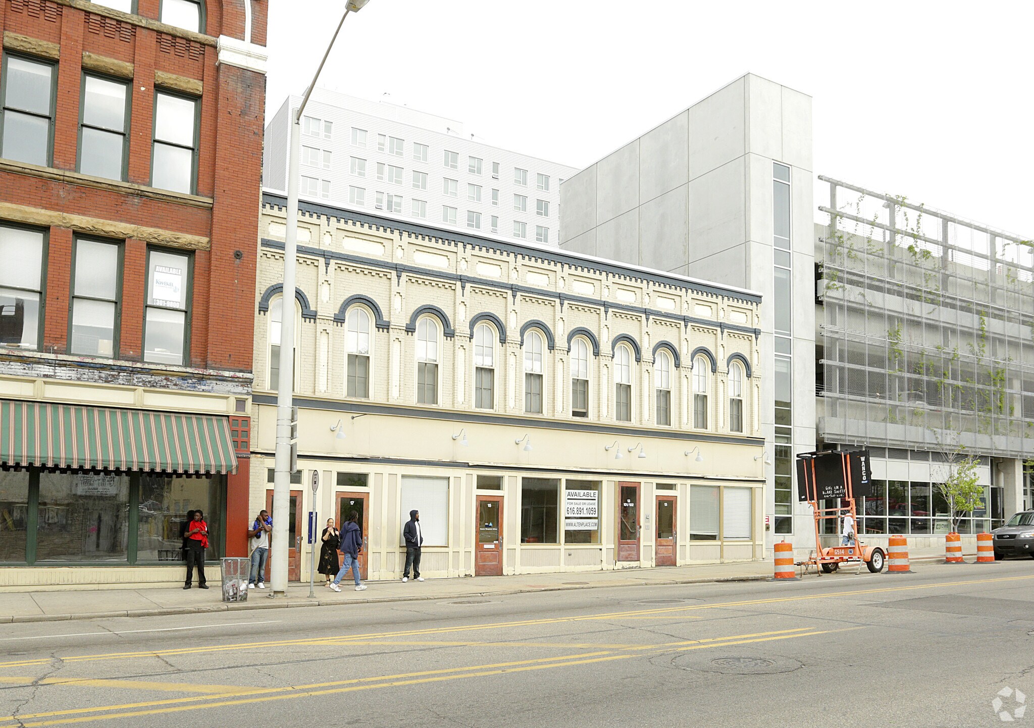 13-17 S Division Ave, Grand Rapids, MI à louer Photo principale- Image 1 de 6